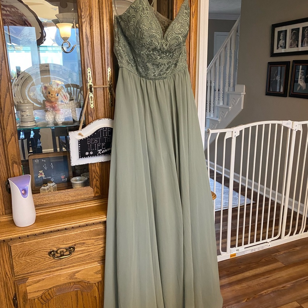 Kennedy Blue dress “Cameron” in Moss color.  Size 6 no alterations done